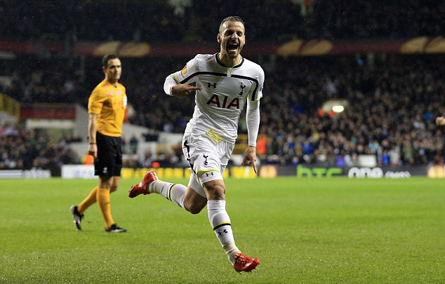 科尔：卢尼在进攻篮板方面贡献非常大，我们现在也很怀念这些（科尔：卢尼的前场篮板价值巨大，现在格外想念他的这些贡献）