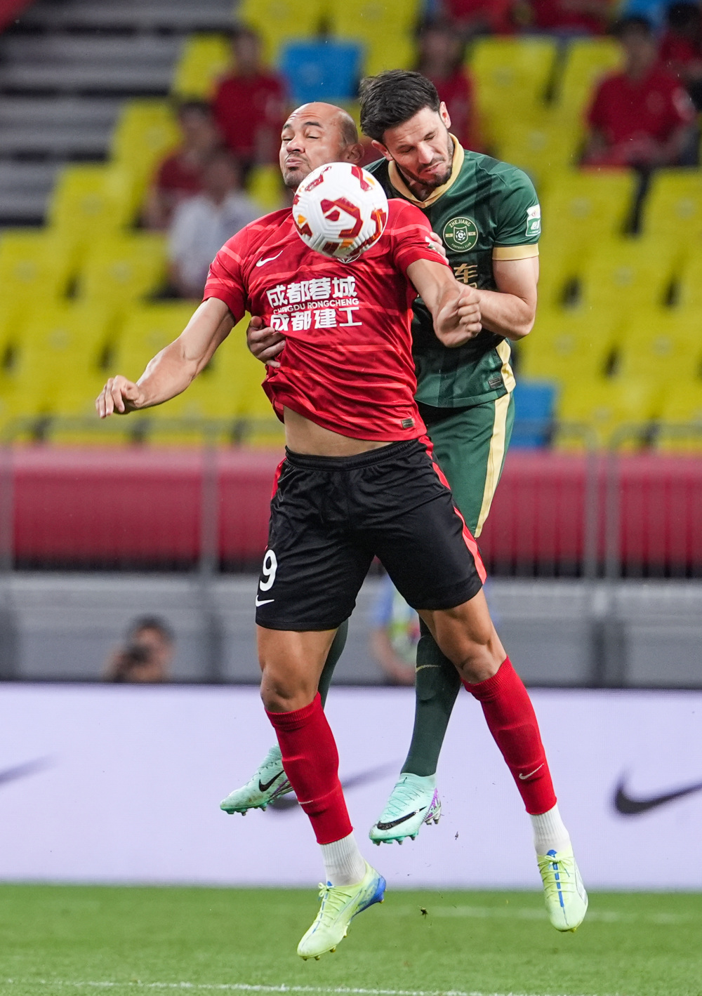 邮报：切尔西和皇马在关注穆里略，森林要价超过5500万镑（英媒称切尔西与皇马盯上穆里略，诺丁汉森林标价逾5500万英镑）