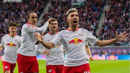 这后撤步跳投太无解（这记后撤步跳投简直不可阻挡）