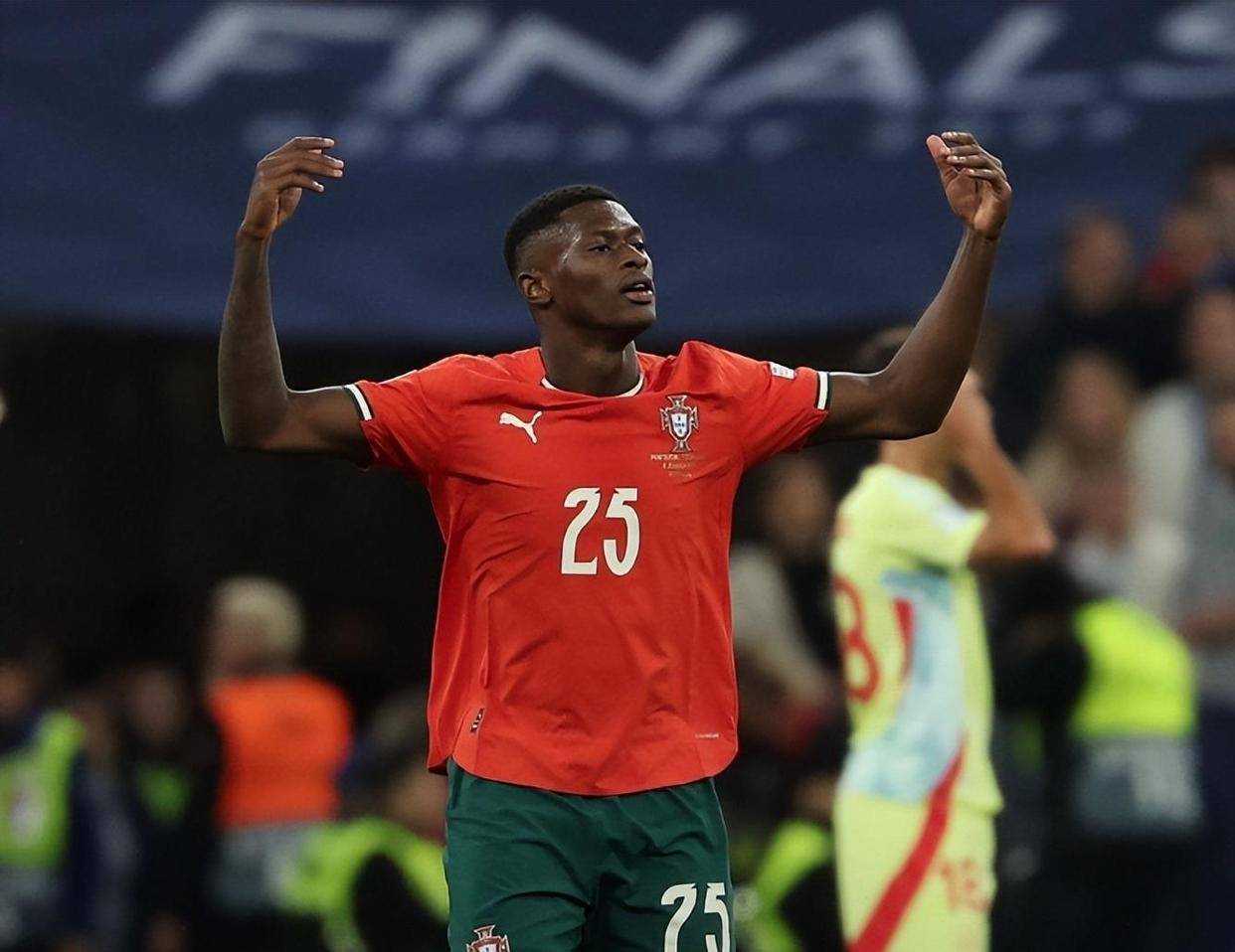 穆里尼奥：我们体能更充沛？这听起来像是借口，我们理应赢球（穆里尼奥：拿体能说事只是借口，我们本该赢球）