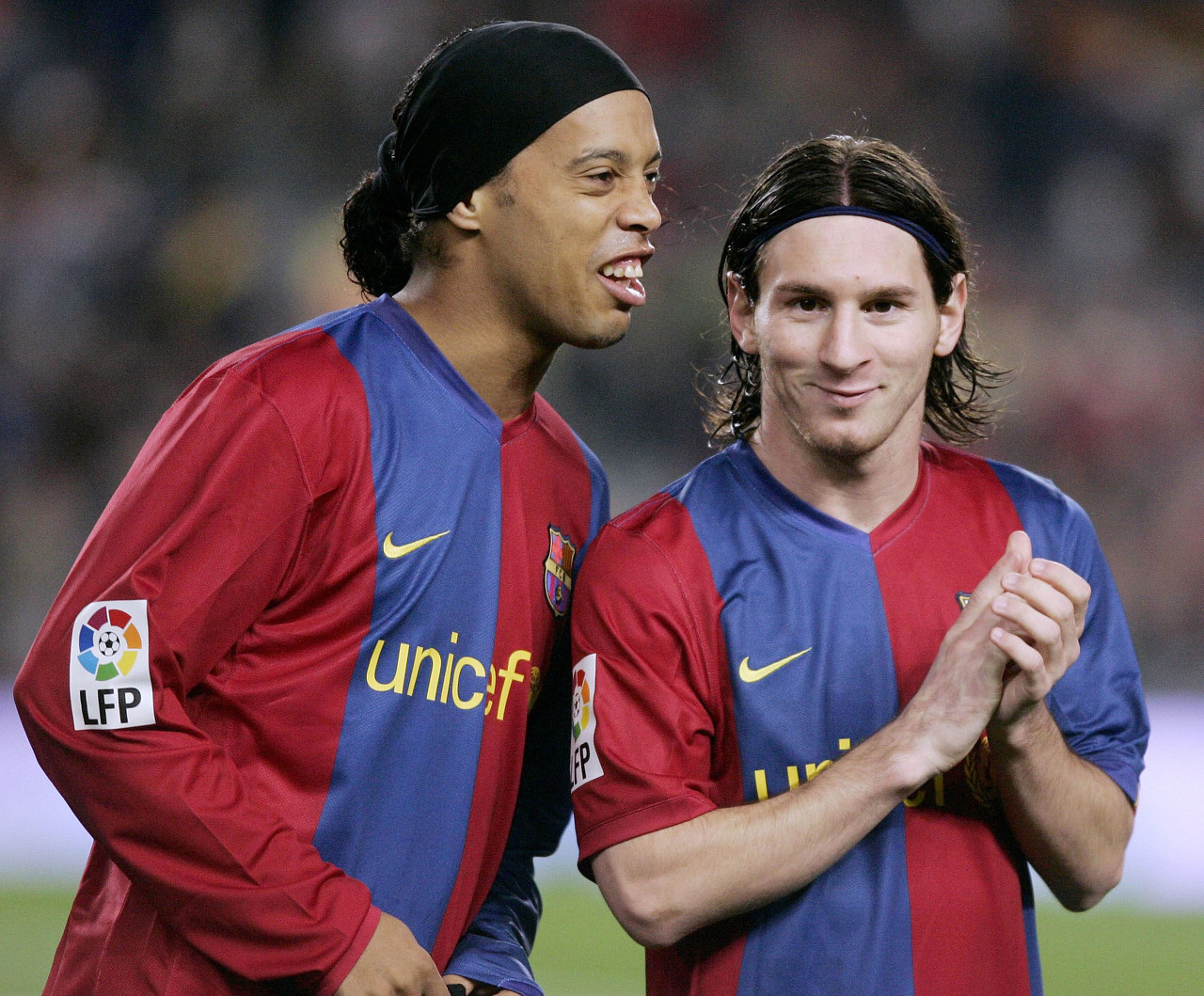 犹他爵士逆转击败篮网，豪取两连胜，马尔卡宁和乔治表现突出，篮网失误和外线投射不佳。（爵士逆转擒篮网收获两连胜，马尔卡宁与乔治闪耀，篮网失误多且外线手感不佳）