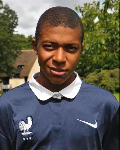 泰州常规赛阶段曾0-4负于南通，而决赛泰州点球战胜南通夺冠（常规赛0-4负南通，泰州决赛点球逆袭夺冠）