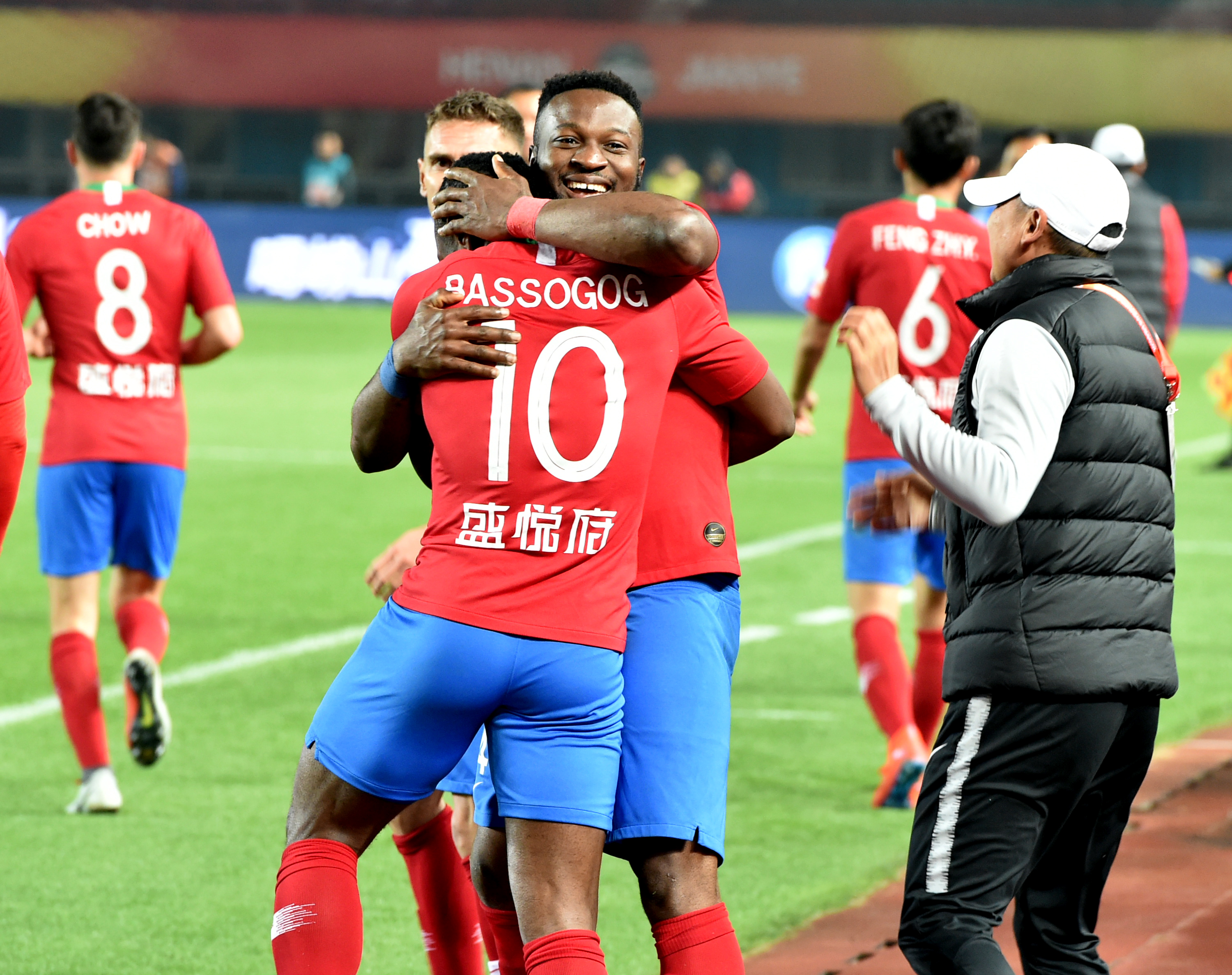 记者：恩昆库在冬窗的未来值得关注；米兰会和经纪人谈莱万（记者：冬窗恩昆库动向值得关注，米兰将与莱万经纪人会谈）